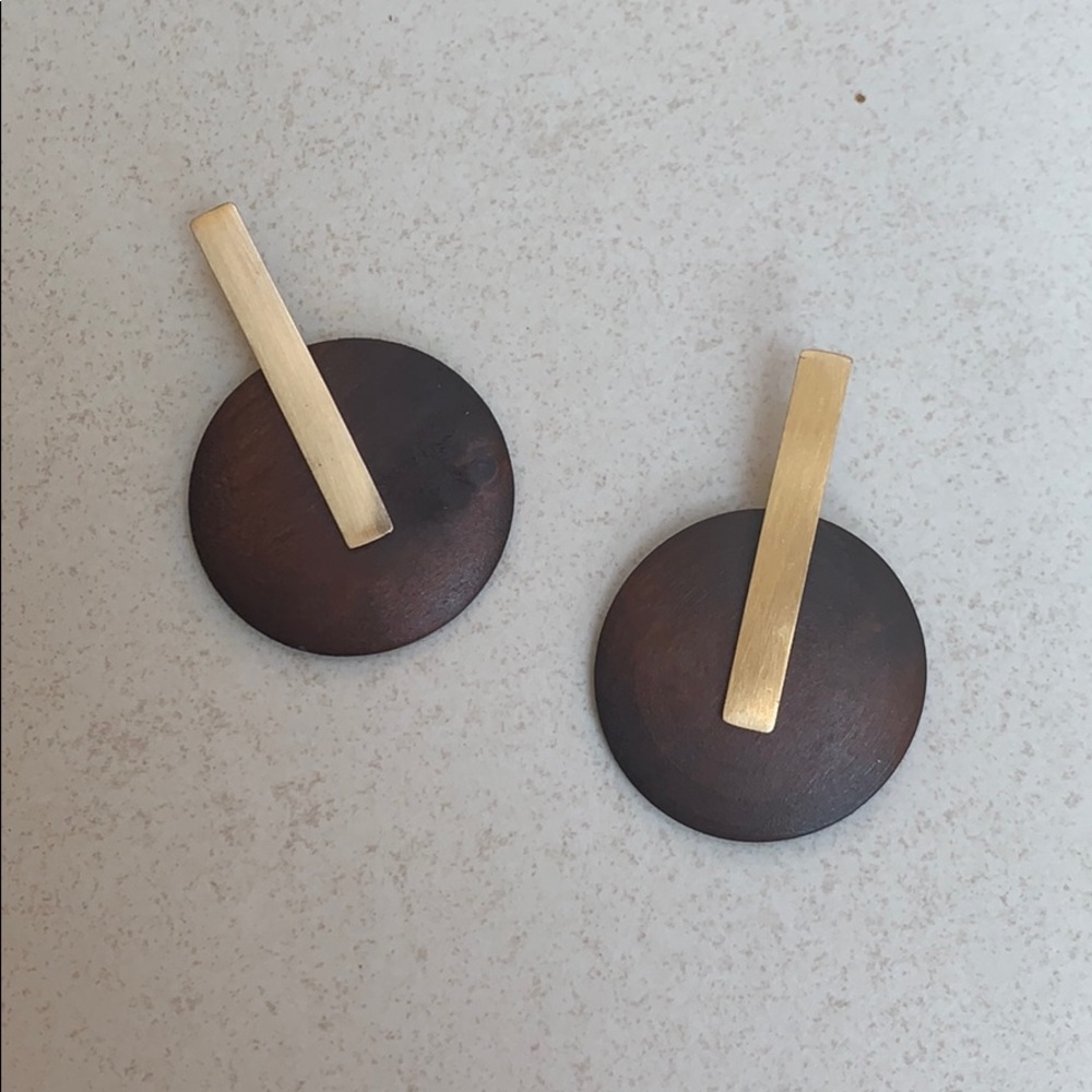 BaubleBar brown and gold earrings
